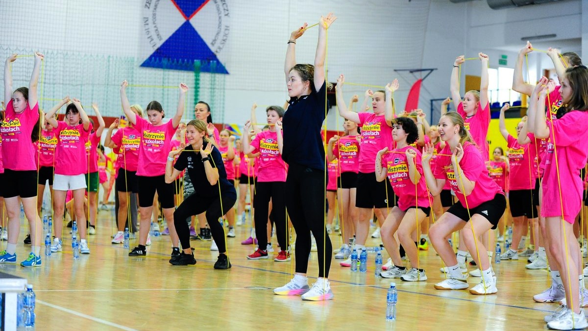 Fundacja Otylli, Mistrzynie w szkołach i wsparcie Renault PGD Warszawa