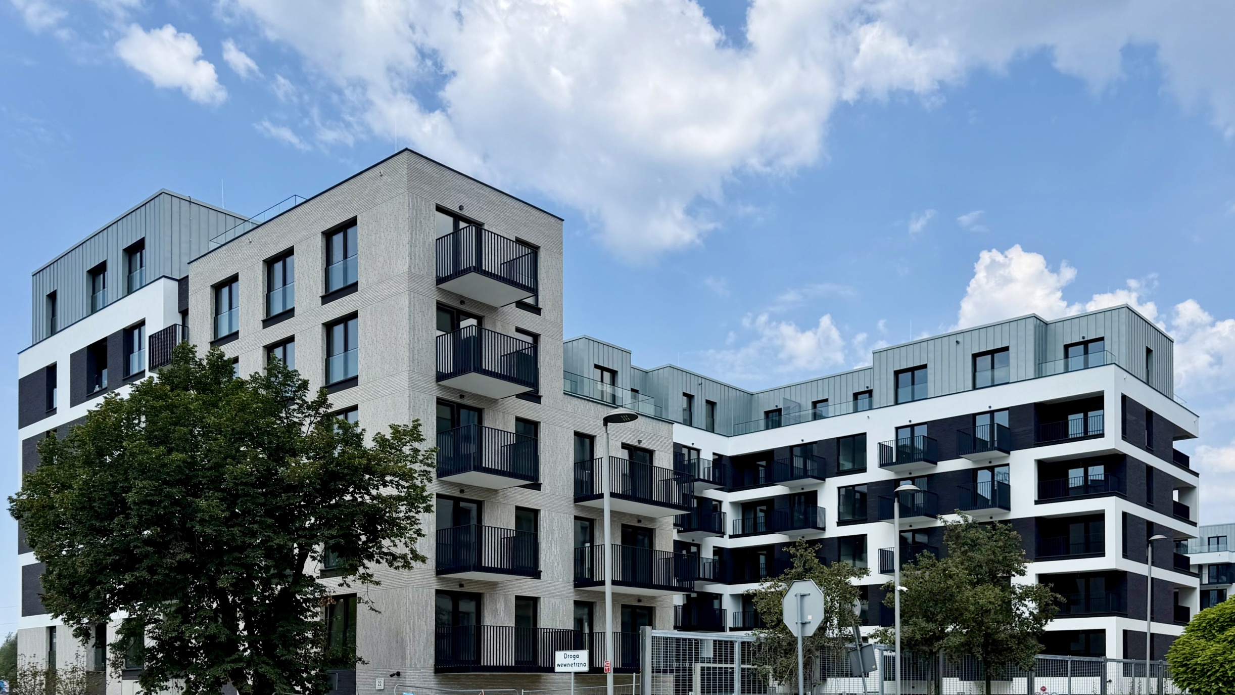 mieszkać w mieście - Osiedle w centrum Krakowa – najnowsza inwestycja Grupy Megapolis, czyli Nowe Osiedle Fi przy ul. Rzemieślniczej otrzymało już pozwolenie na użytkowanie i nagrodę w konkursie „Najlepsza Inwestycja” w krakowskim rankingu Tabelaofert Best Living Awards
